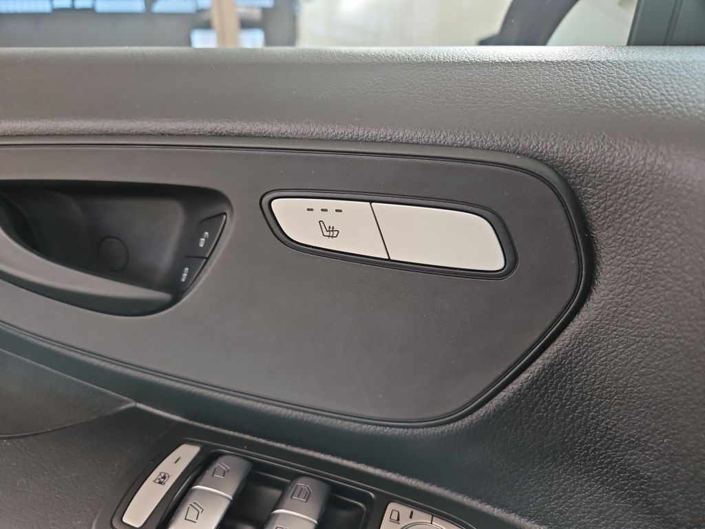 Fahrzeugabbildung Mercedes-Benz Vito 124 Tourer kompakt 4x4 Taxi 8 Sitze AHK STH