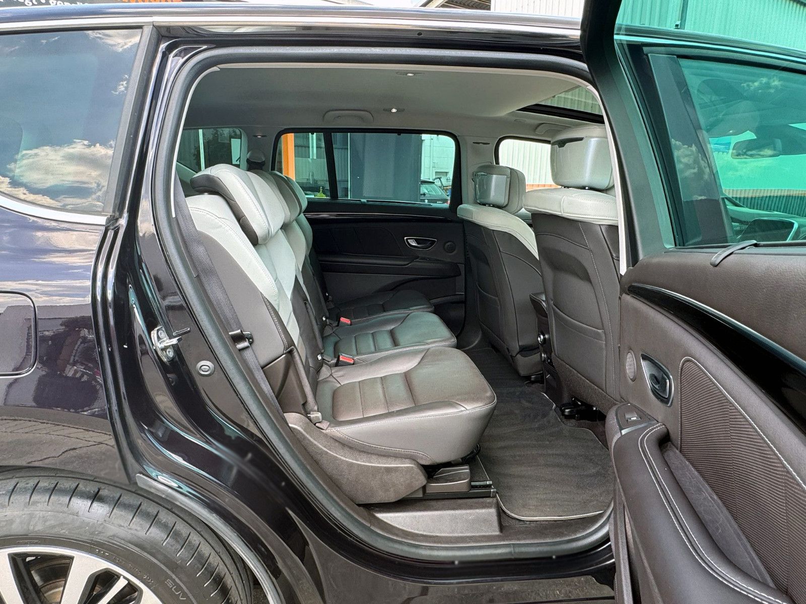 Fahrzeugabbildung Renault Espace V Initiale Paris 2.0 dCi LED ACC KAM AHK