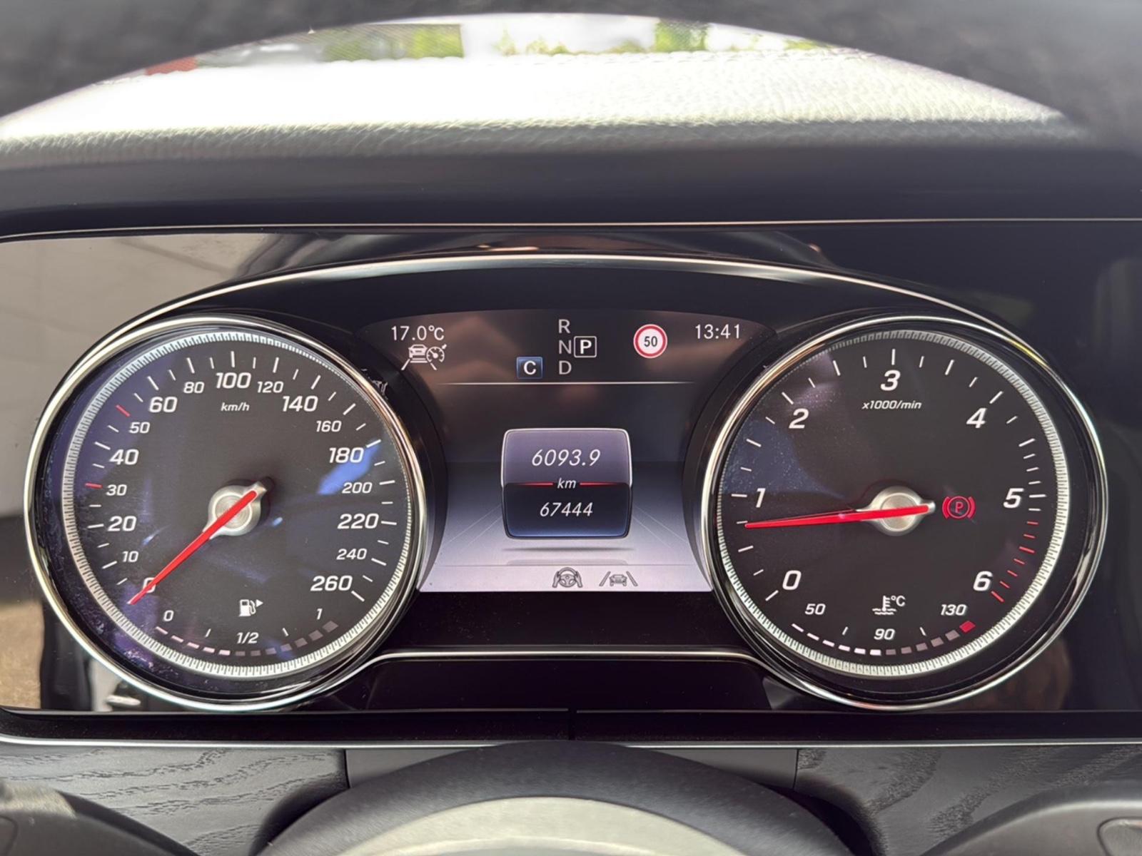 Mercedes-Benz CLS 300 d AMG LINE*15M JUNGE STERNE*AHK*360°*SD*