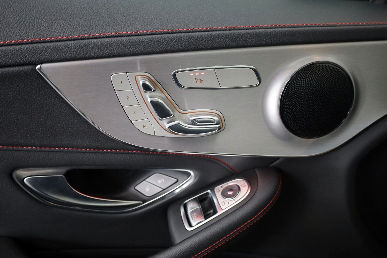 Fahrzeugabbildung Mercedes-Benz C 43 AMG 4Matic,Panorama,Sport-Auspuff,360°-Kam