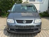 Volkswagen TOURAN*HIGHLINE*KLIMA*SHZ*6GANG*KEINTÜV* - Volkswagen Touran aus 2005: Highline