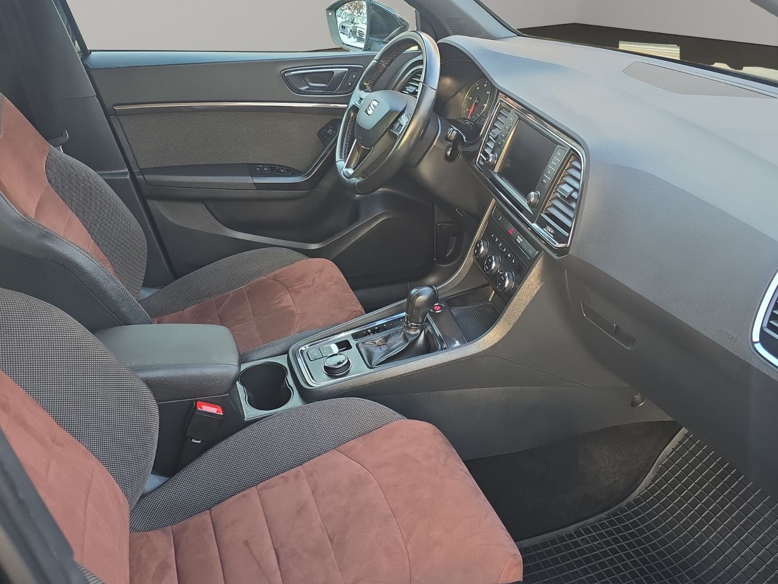 Fahrzeugabbildung SEAT Ateca Xcellence 4Drive Allradantrieb