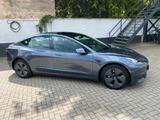 Tesla Model 3 Long Range AWD 2021, Midnight Silver - silberne Tesla Model 3