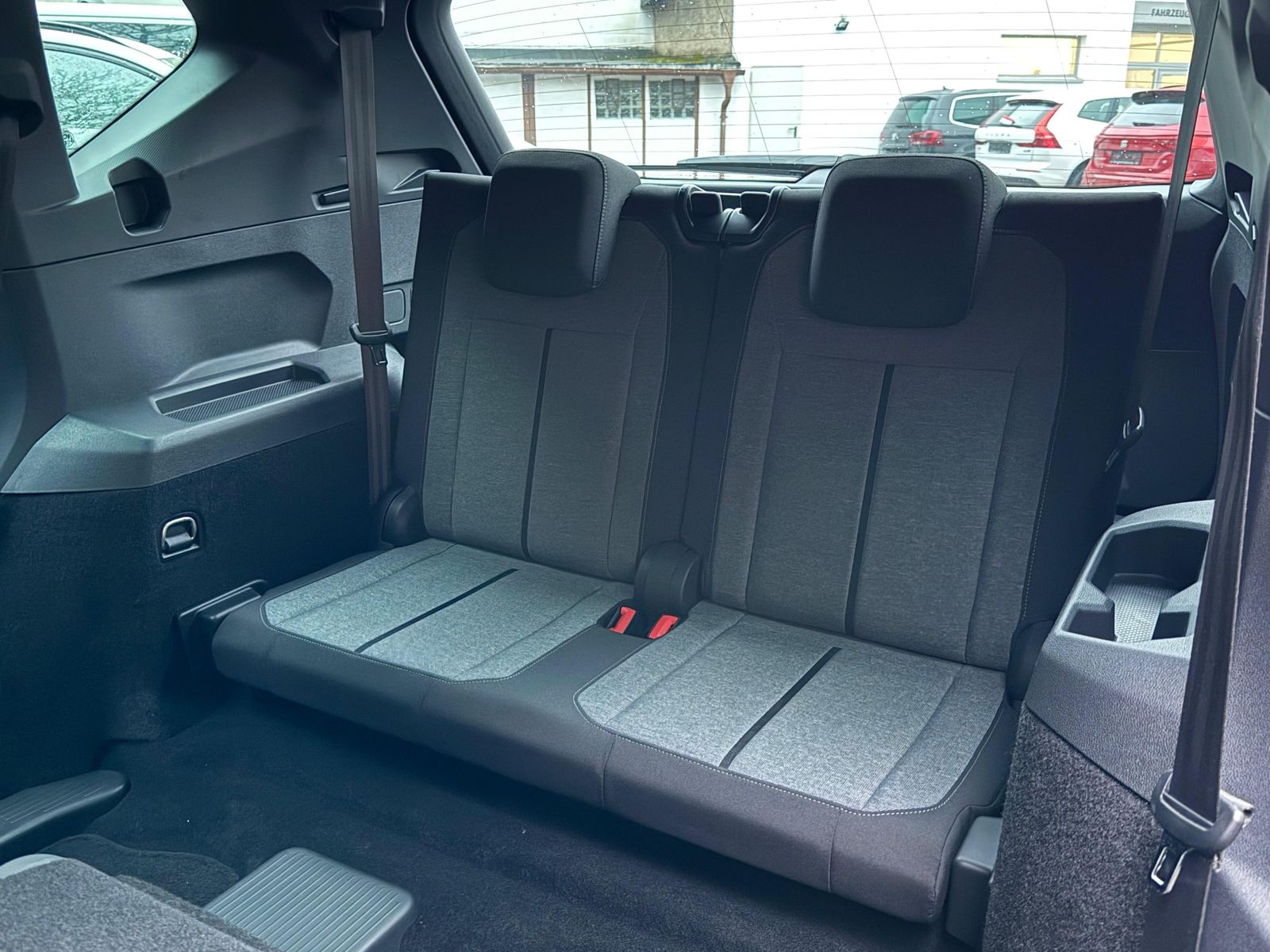 Fahrzeugabbildung SEAT Tarraco 1.5 TSI DSG Style LED+AHK+KAM+ACC+7SITZ