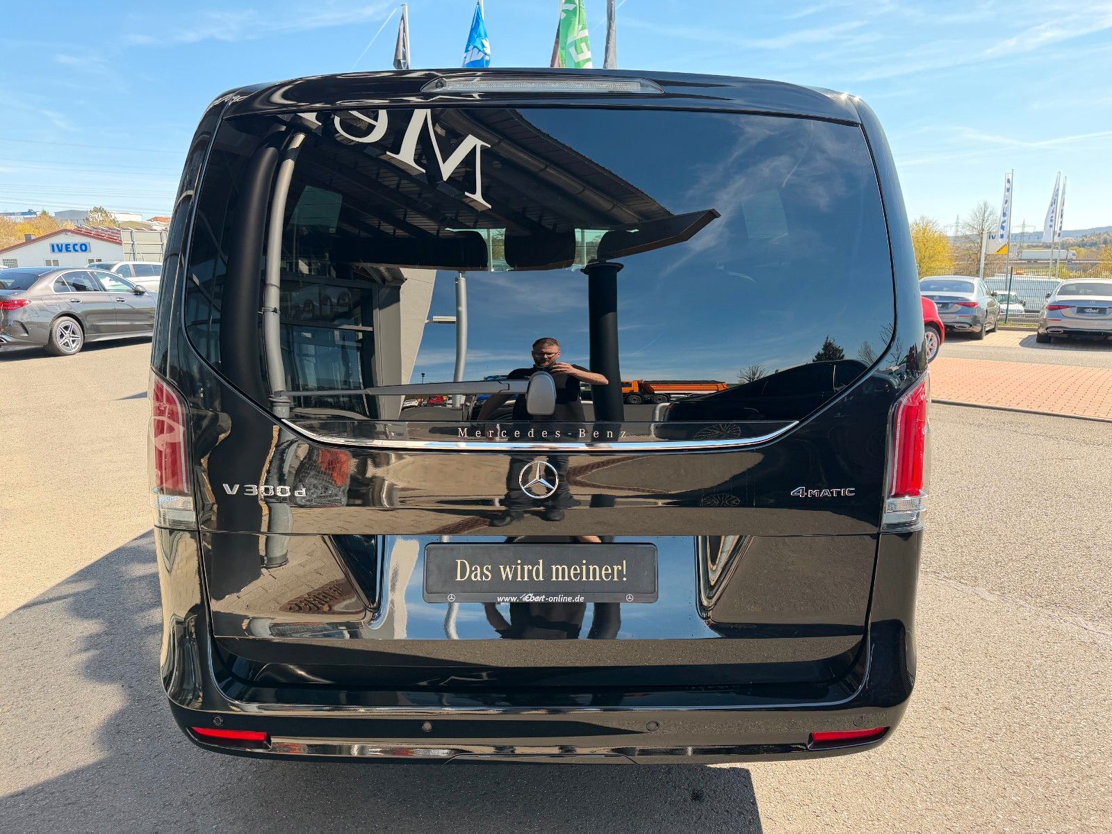 Fahrzeugabbildung Mercedes-Benz V 300 d 4MATIC AVA Extral AHK DISTRONIC Standh