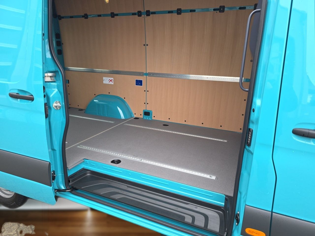 Fahrzeugabbildung Mercedes-Benz Sprinter 315 CDI KA Hochdach*Kamera*MBUX*Holzbod