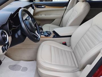 Alfa-Romeo Stelvio - 12