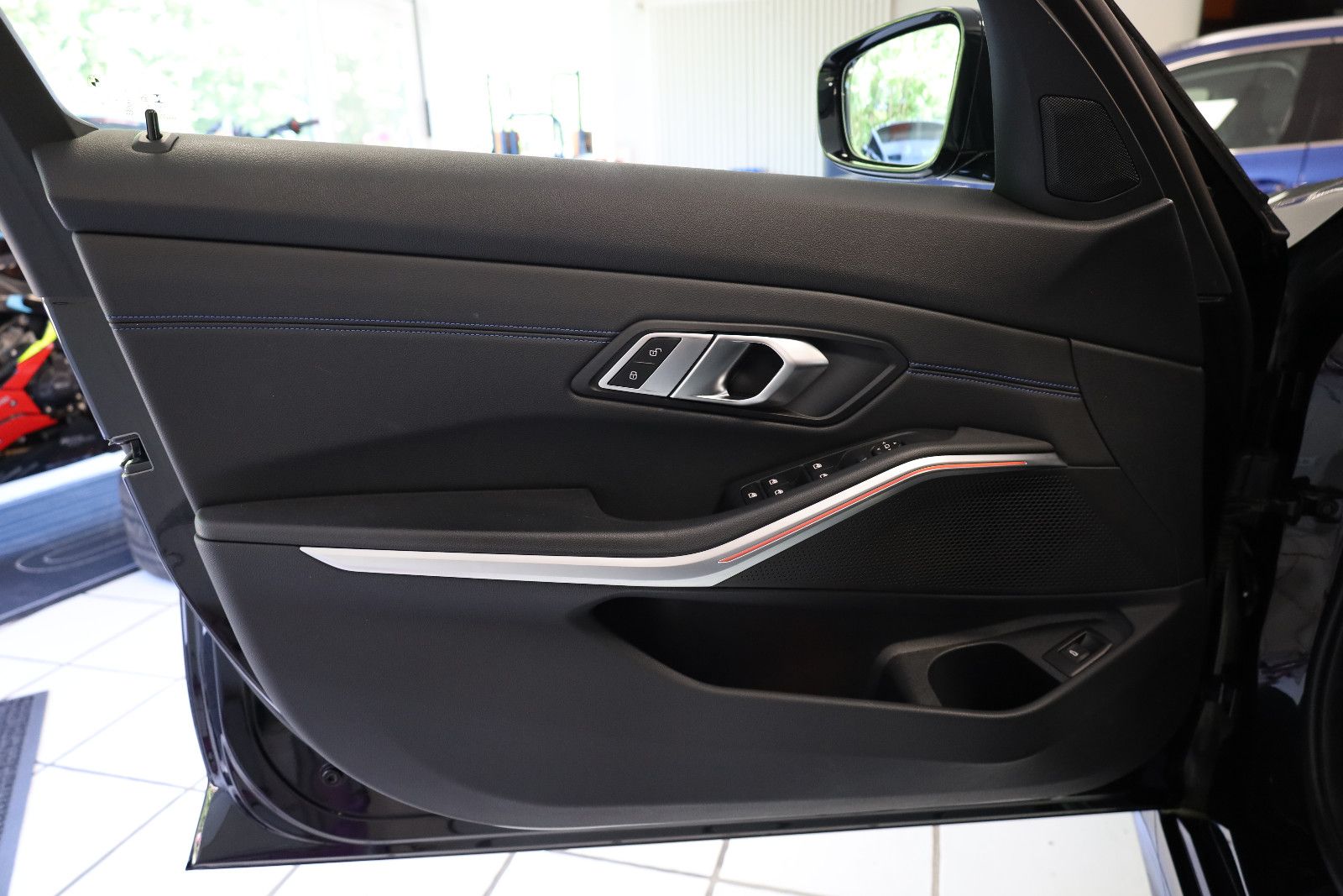 BMW 320i Touring M-Sport|HIFI|ACC|LED|RFK|ALCANTARA| foto 24