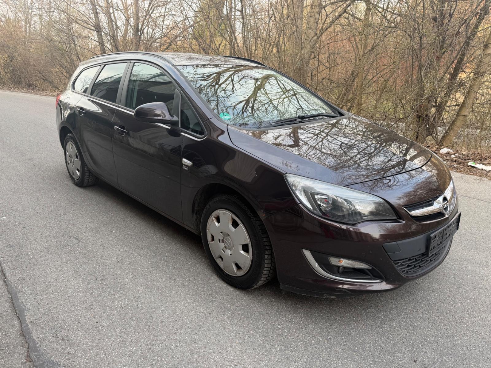 Opel Astra J Sports Tourer 150 Jahre Opel
