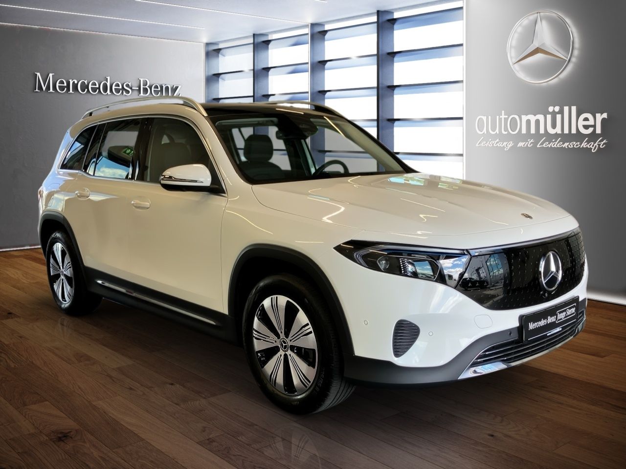 Fahrzeugabbildung Mercedes-Benz EQB 250+ BONUS+PANORAMA+360°+DISTRONIC+CARPLAY++
