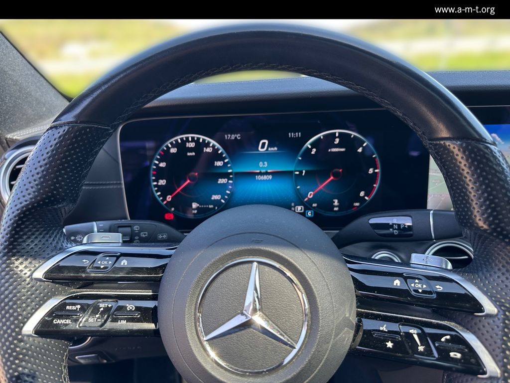 MERCEDES-BENZ E 220
