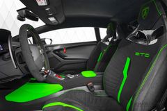 Huracán STO BRAND NEW AVAILABLE ON STOCK