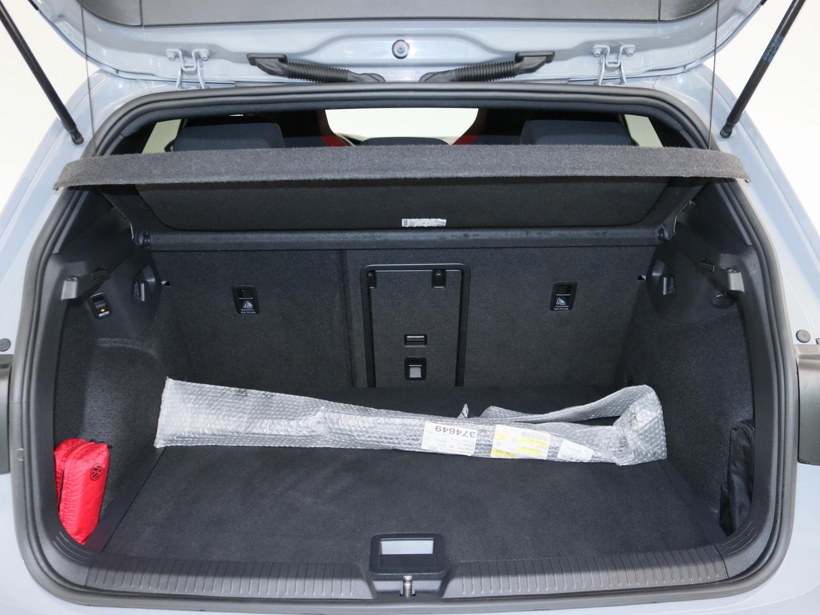 Volkswagen Golf VIII 2.0 TSI GTI AHK PANO LED STANDHZ ACC, миниатюра 9
