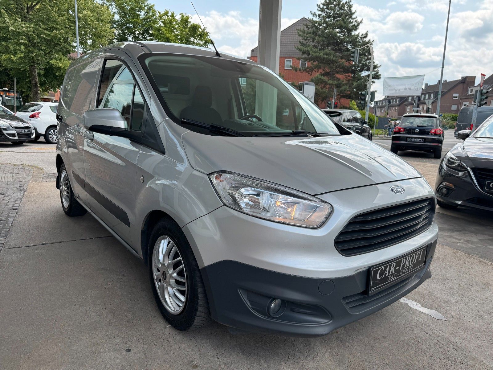 Fahrzeugabbildung Ford Transit Courier Klima/1.Hand