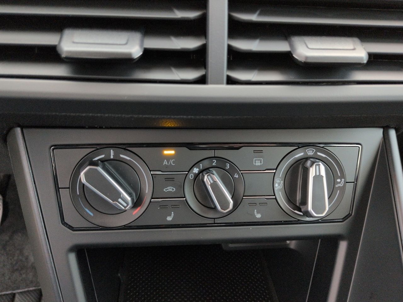 Polo 1.0 KLIMA+LED+SH+