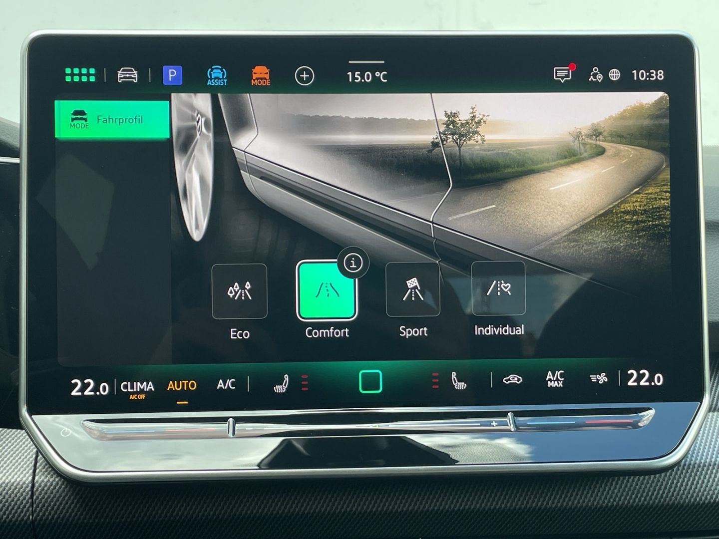 Golf VIII 1.5 eTSI DSG R-Line AHK/360°Kamera/HUD