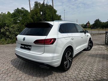 Volkswagen Touareg - 7
