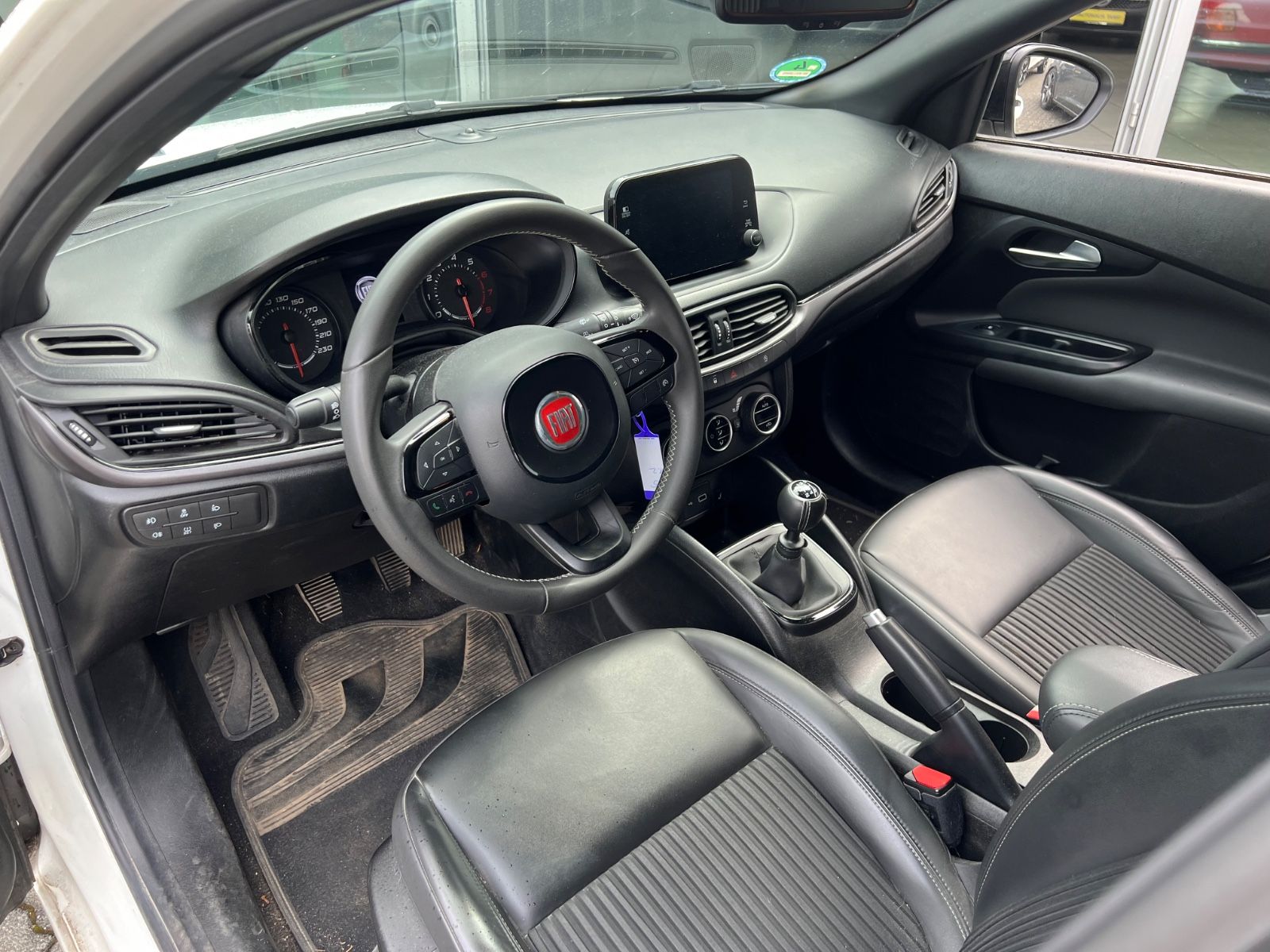 Fahrzeugabbildung Fiat Tipo S-Design