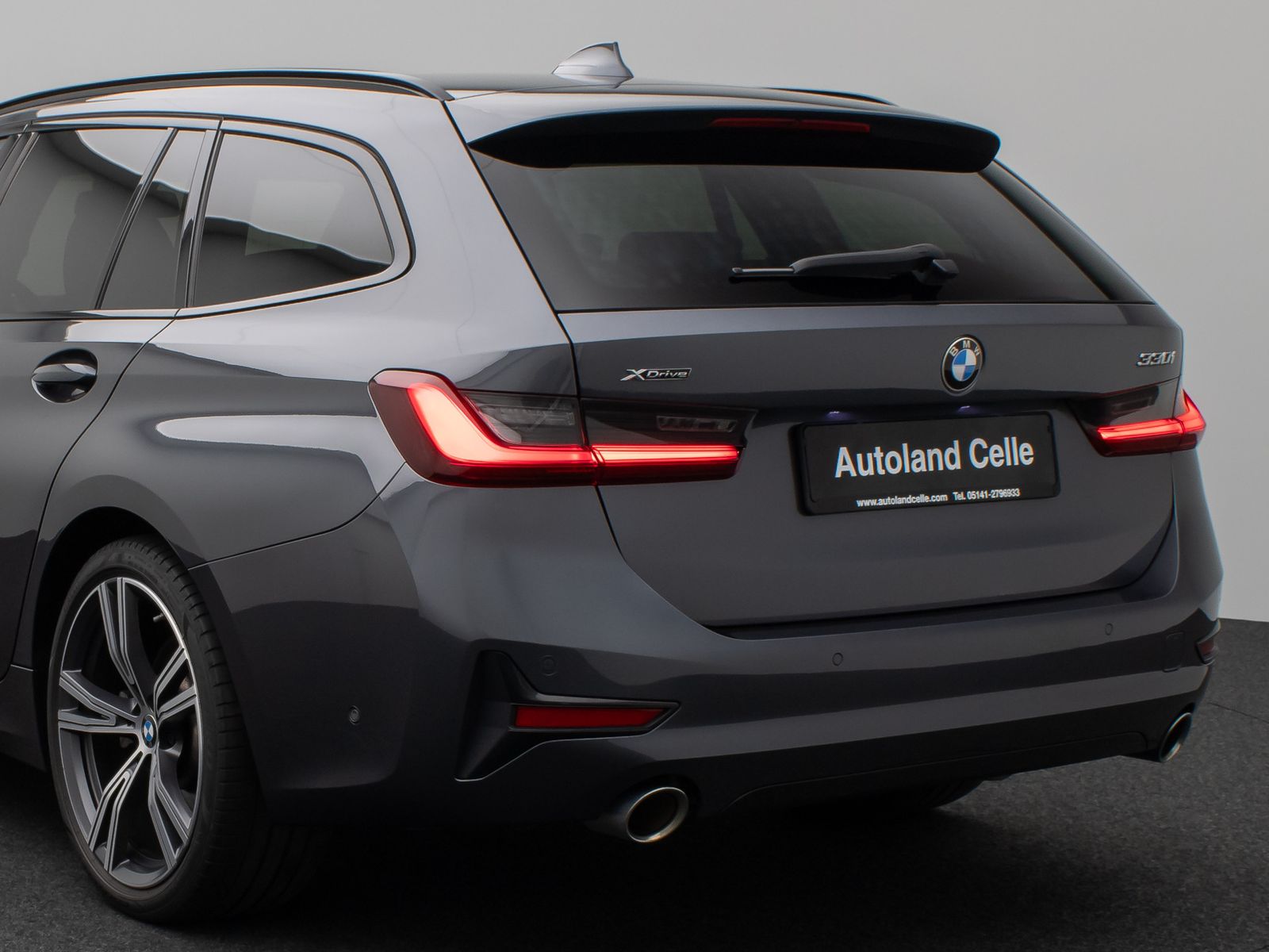 Fahrzeugabbildung BMW 330i xD SportLine Laser DAB HiFi PDC AHK Komfort