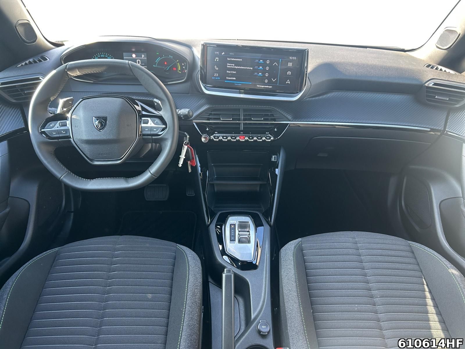 Fahrzeugabbildung Peugeot 2008 Active Hybrid 136 e-DSC6