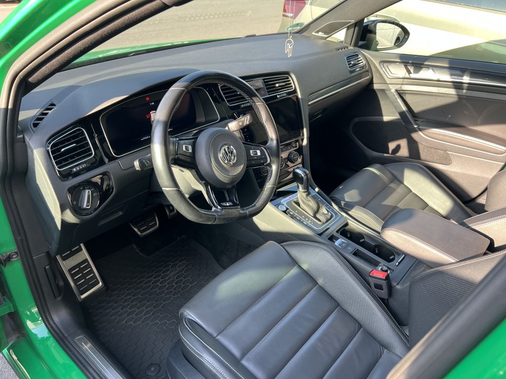 Fahrzeugabbildung Volkswagen Golf R 2.0 Akrapovic Original Sonderfarbe