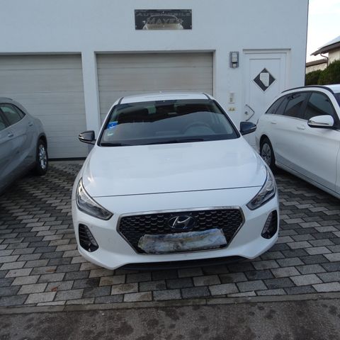 Hyundai i30 Intro