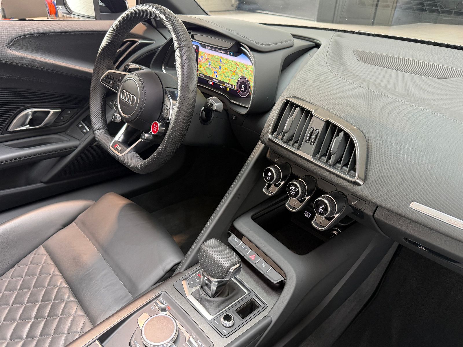 Fahrzeugabbildung Audi R8 Spyder 5.2 FSI RWD performance/BANG&OLUFSEN/