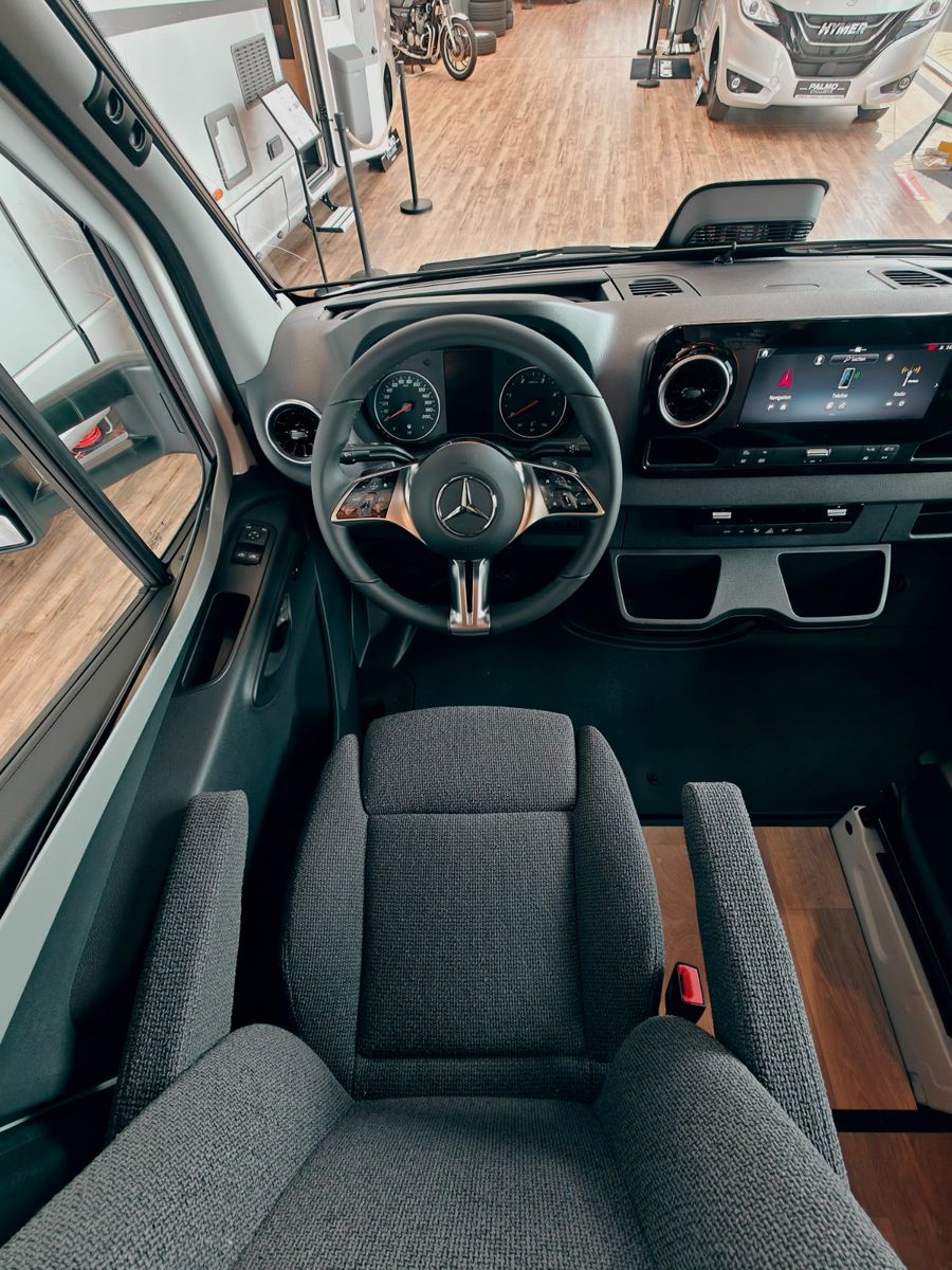 Fahrzeugabbildung HYMER / ERIBA / HYMERCAR TRAMP S 680 PREMIUM - 2025