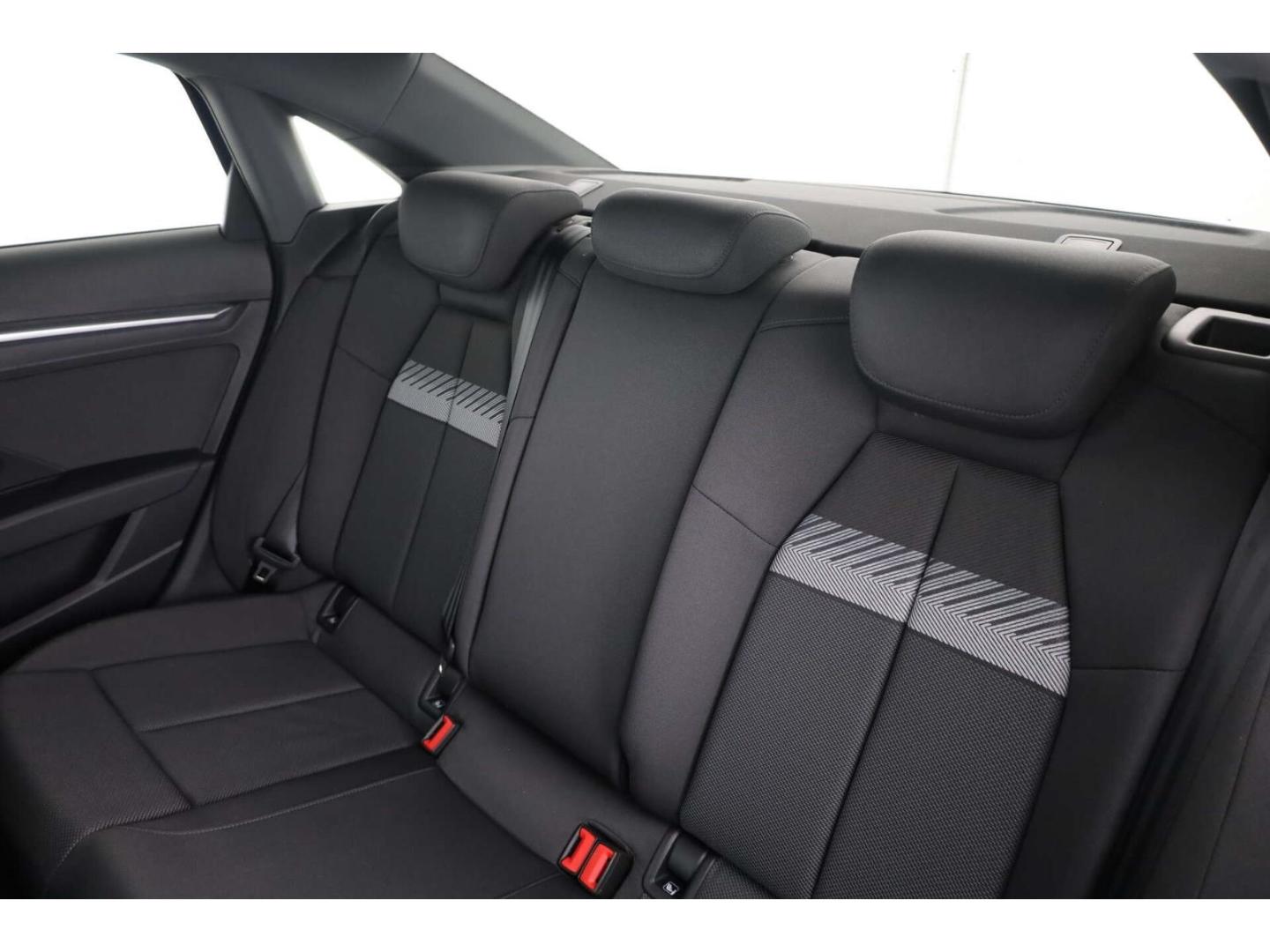 Audi A3 Limousine 35 TFSI S line AHK/NAV/Opt.Schwarz+, миниатюра 11