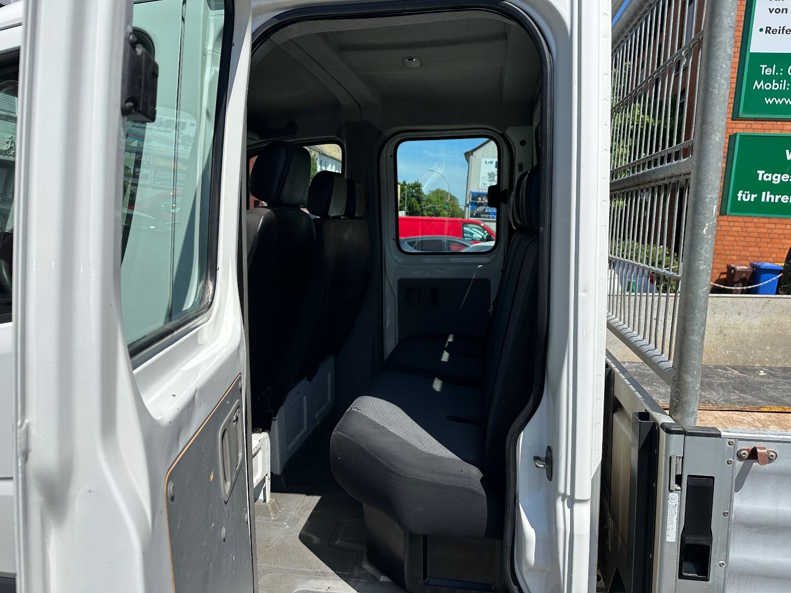 Fahrzeugabbildung Volkswagen Crafter Crafter Pritsche 35 Doppelkabine 7 Sitze