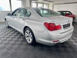 BMW 740i - BMW 740: 740i