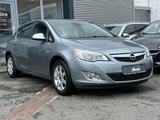 Opel Astra J Lim. 5-trg. Edition*PDC*AHK*NAVI*AUTOMAT - gebrauchte Opel Astra aus dem Jahr 2012