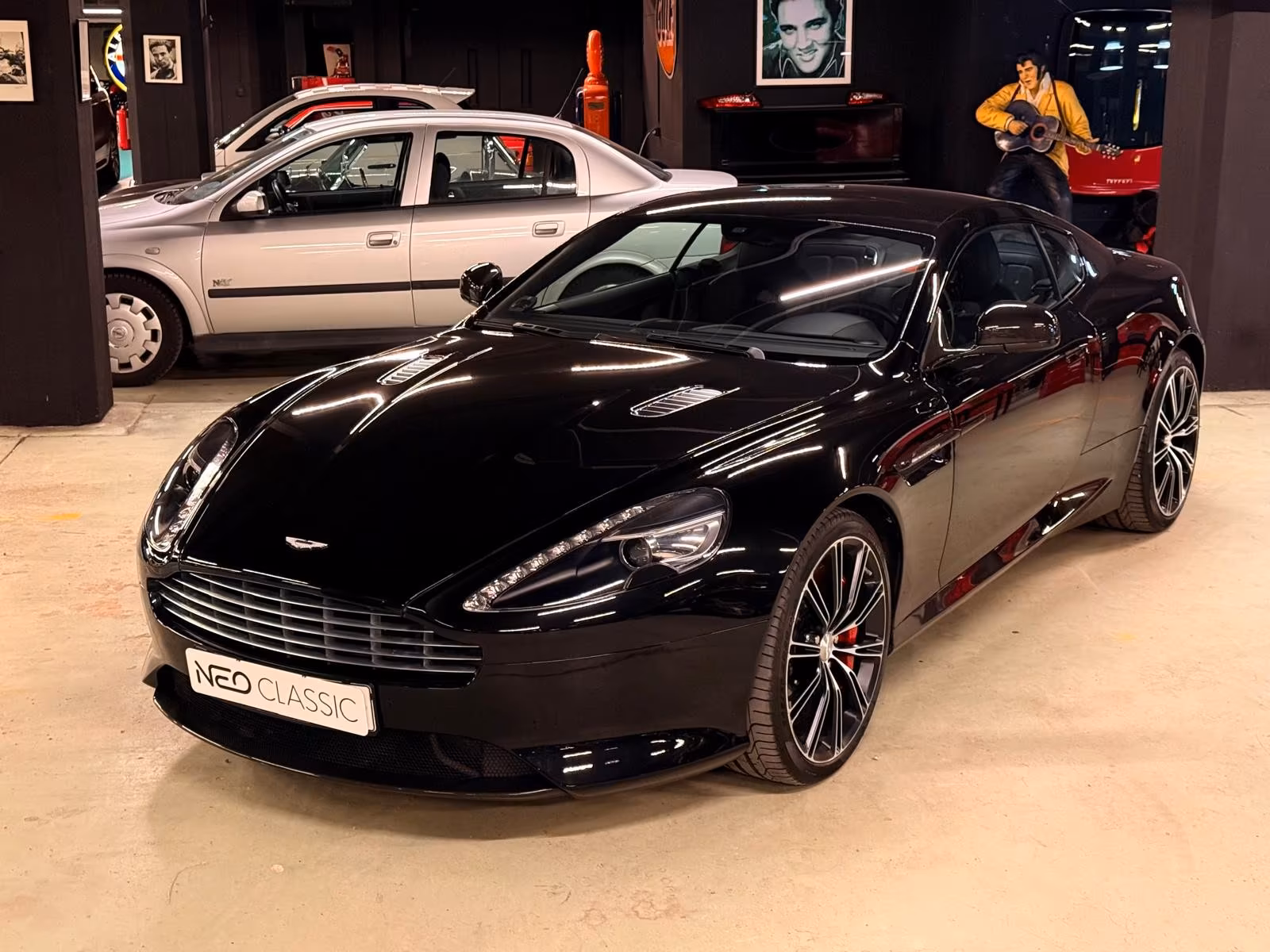 Aston Martin DB9 6.0 CARBON EDITION