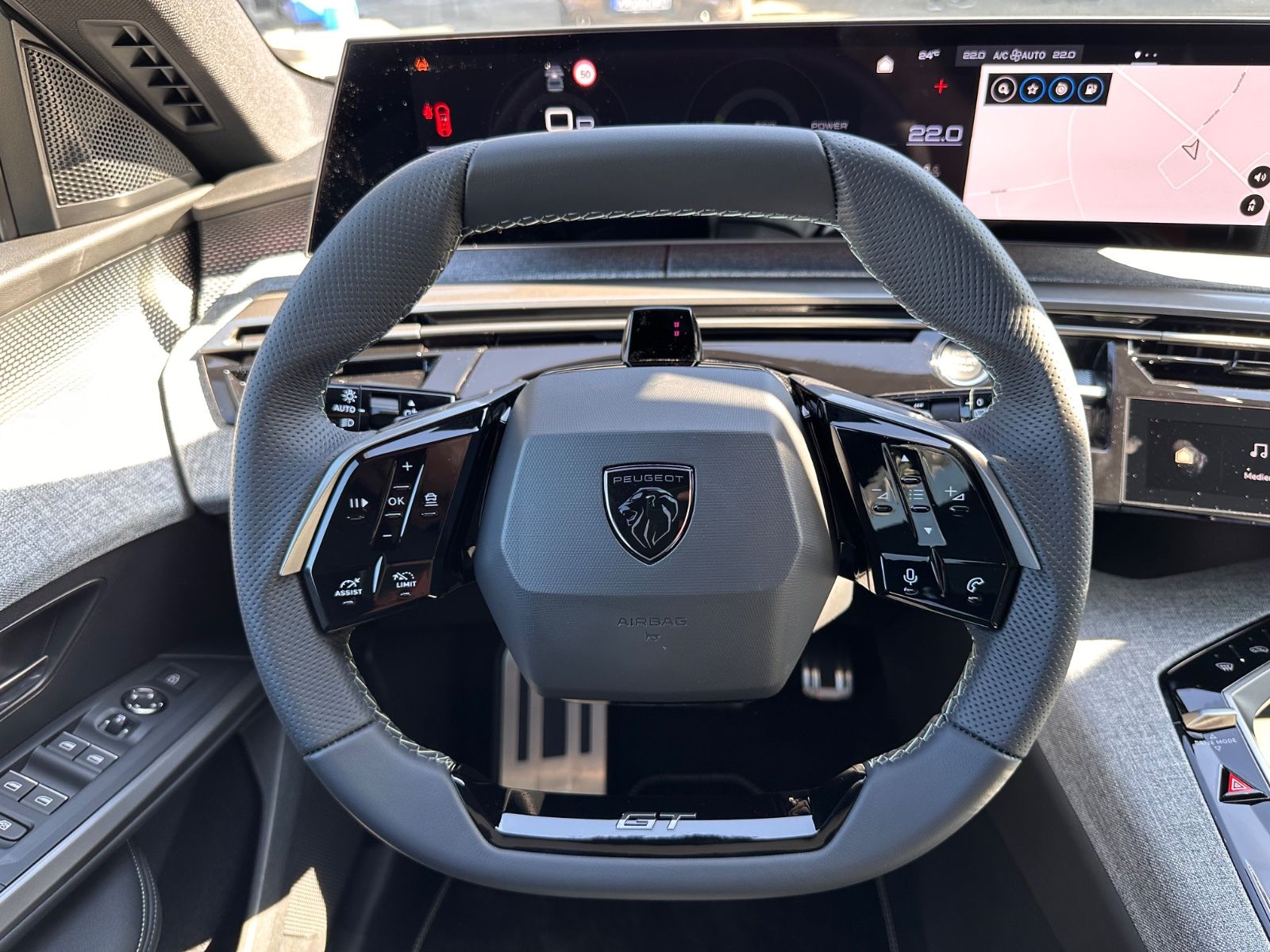 Fahrzeugabbildung Peugeot 5008 GT Hybrid 145 Autom 7-Sitz/ACC/Navi/APP/LED