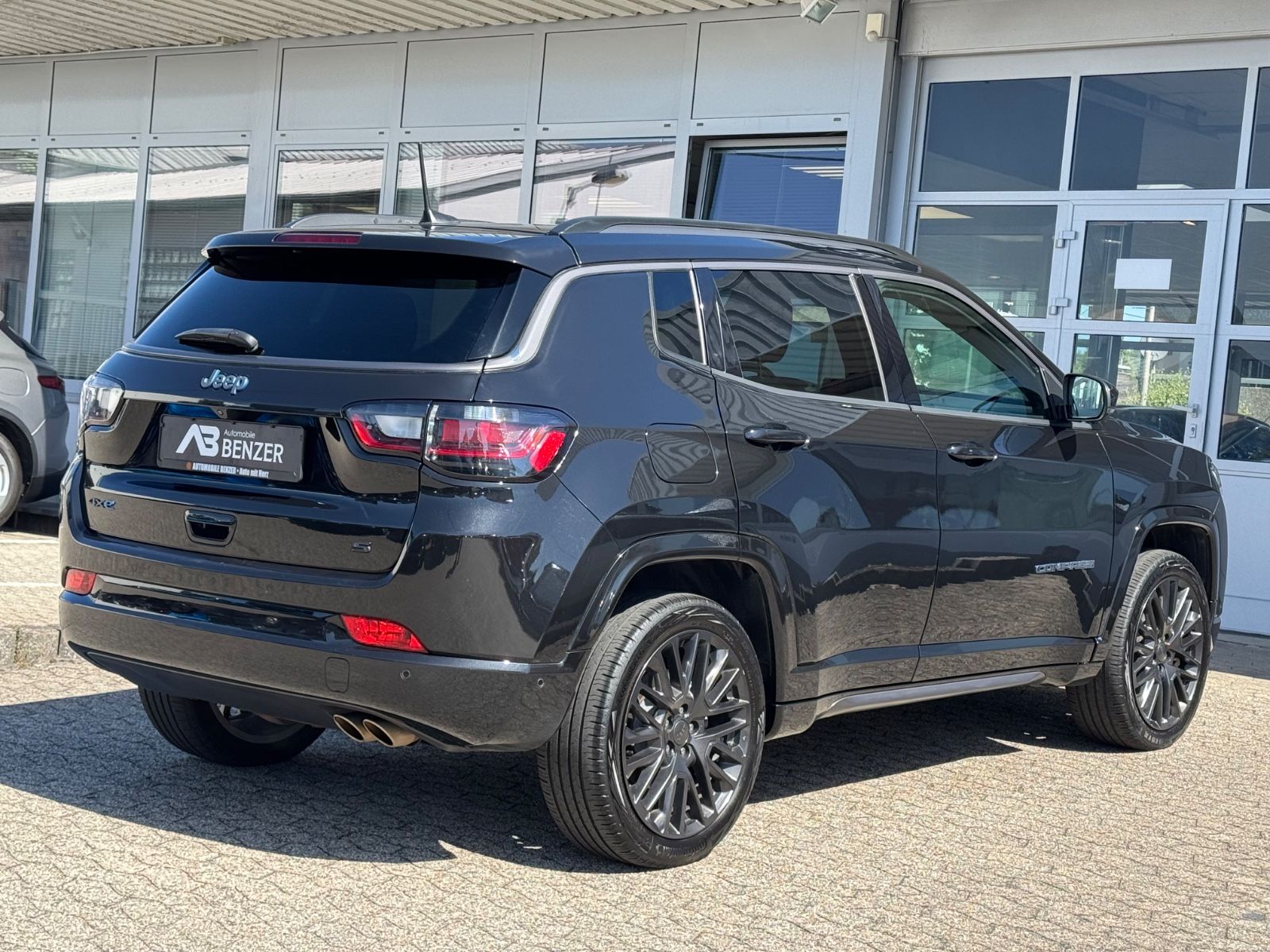 Fahrzeugabbildung Jeep Compass S Plug-In Hybrid 4WD/360°Cam/Leder/Pano/
