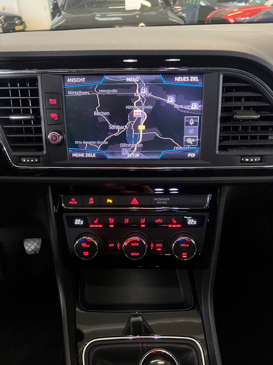 Fahrzeugabbildung SEAT Leon ST FR *AMBIENTE*KAMERA*CARPLAY*