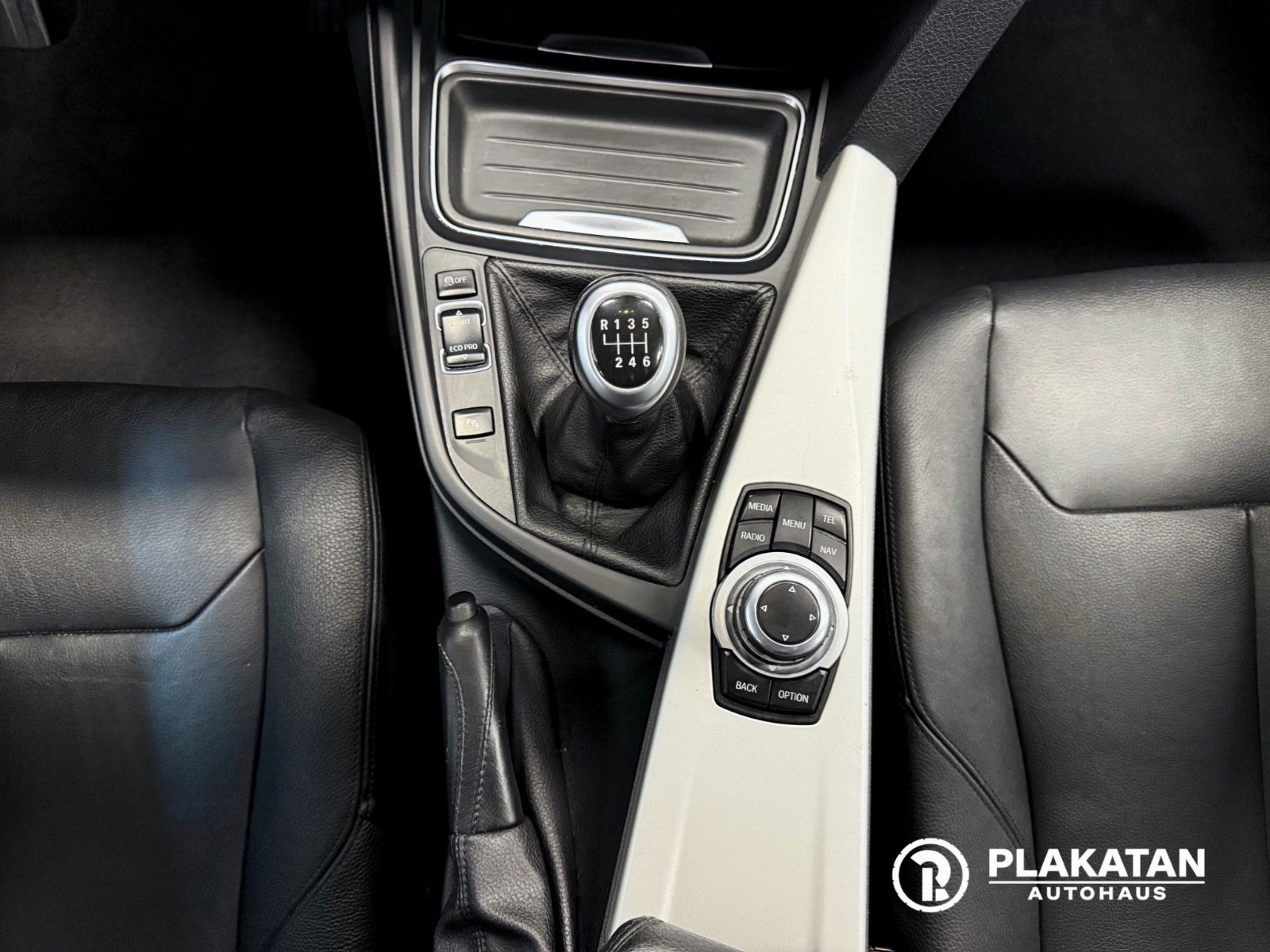 Fahrzeugabbildung BMW 318d Touring Leder Navi Bi-Xenon