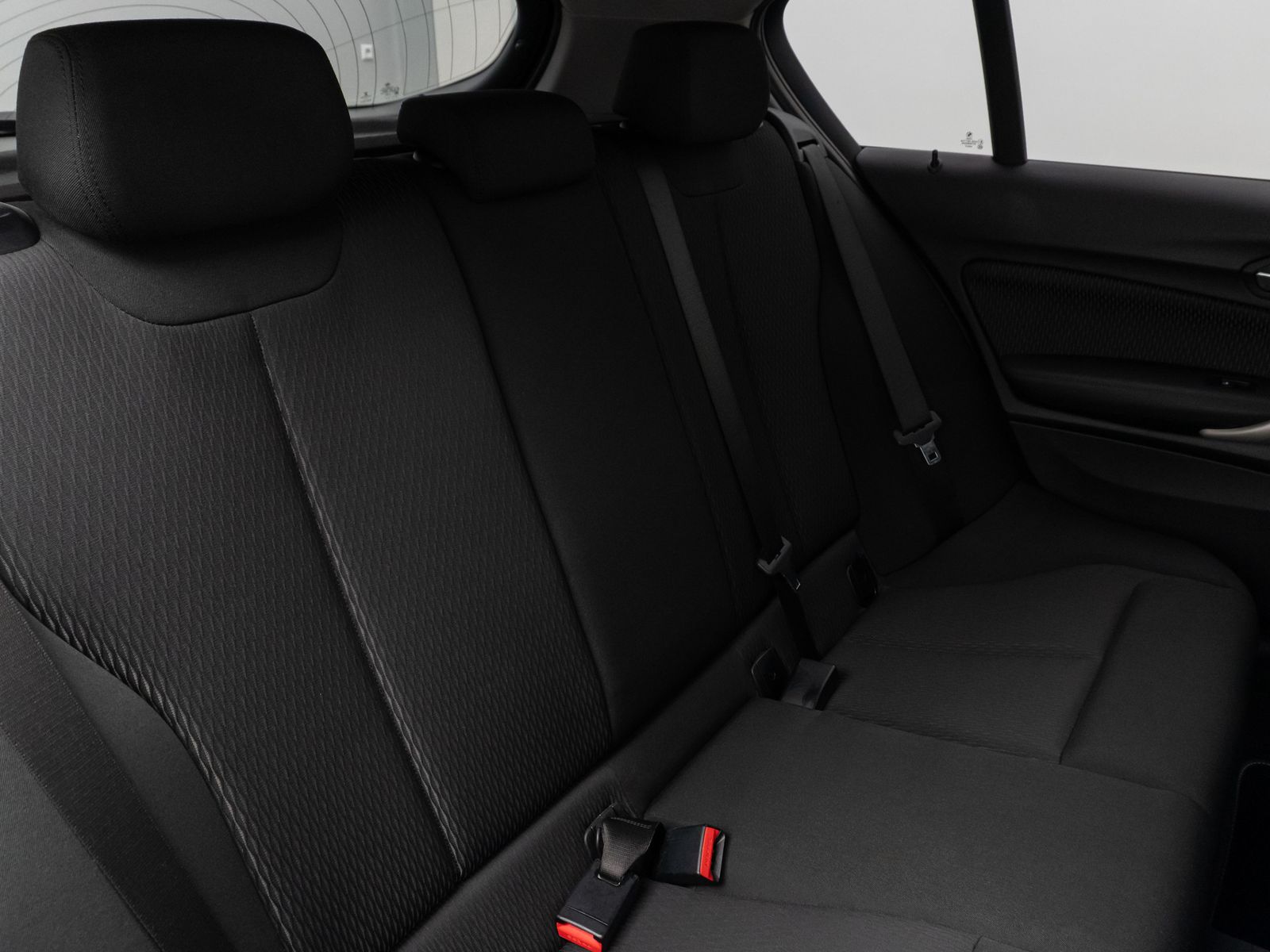 Fahrzeugabbildung BMW 118i Parkassist Sitzheizg USB Regensensor 8fach