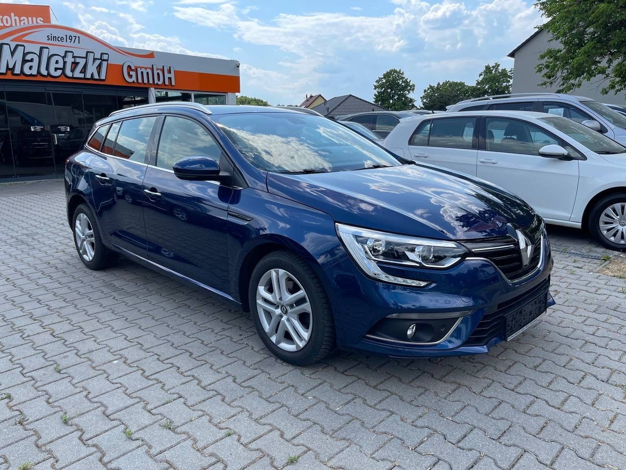 Fahrzeugabbildung Renault Megane Grandtour 1.2 TCE *Tempomat*Navi*SHZ*