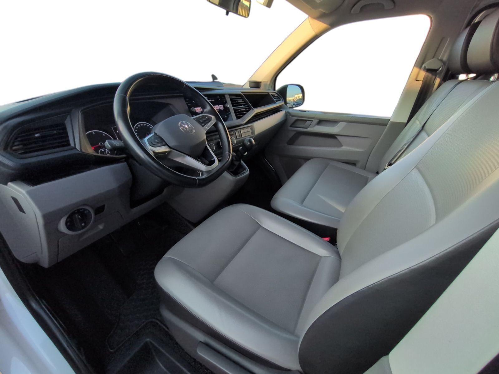 T6.1 Kombi 2.0 TDI lang NAVI+AHK+9SITZE