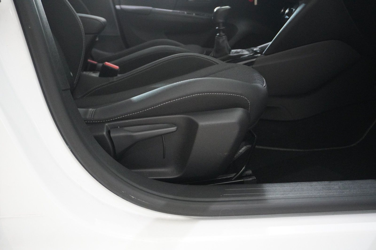 Fahrzeugabbildung Opel Corsa F 1.2 ELEGANCE NAVI/LED/VIRTUAL/SPORT/DAB+