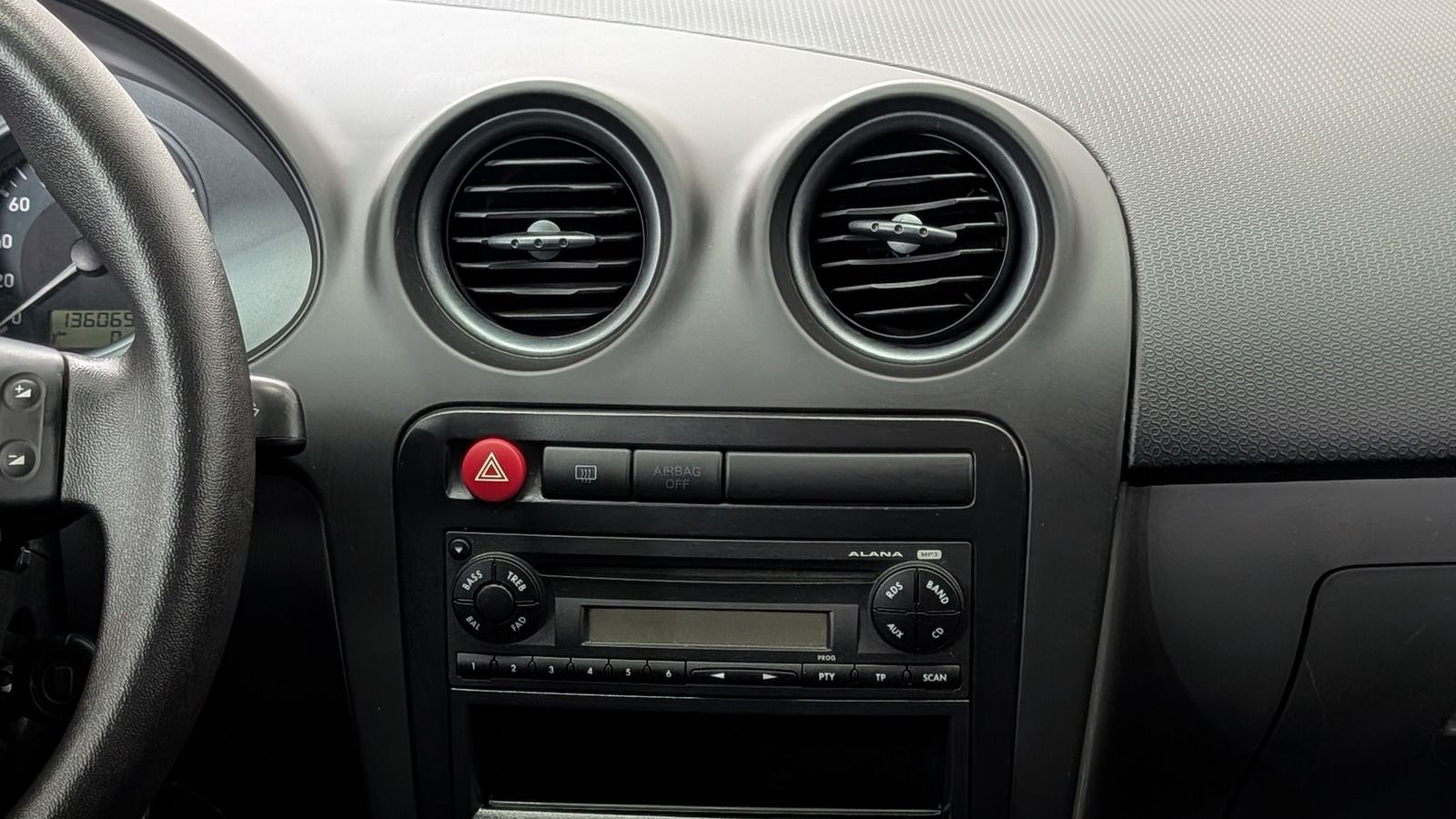 Fahrzeugabbildung SEAT Ibiza 1.4 16V * Klimaaut. * Tempomat * HU 04.27