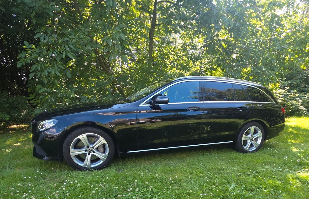 Image of Mercedes-Benz E 350