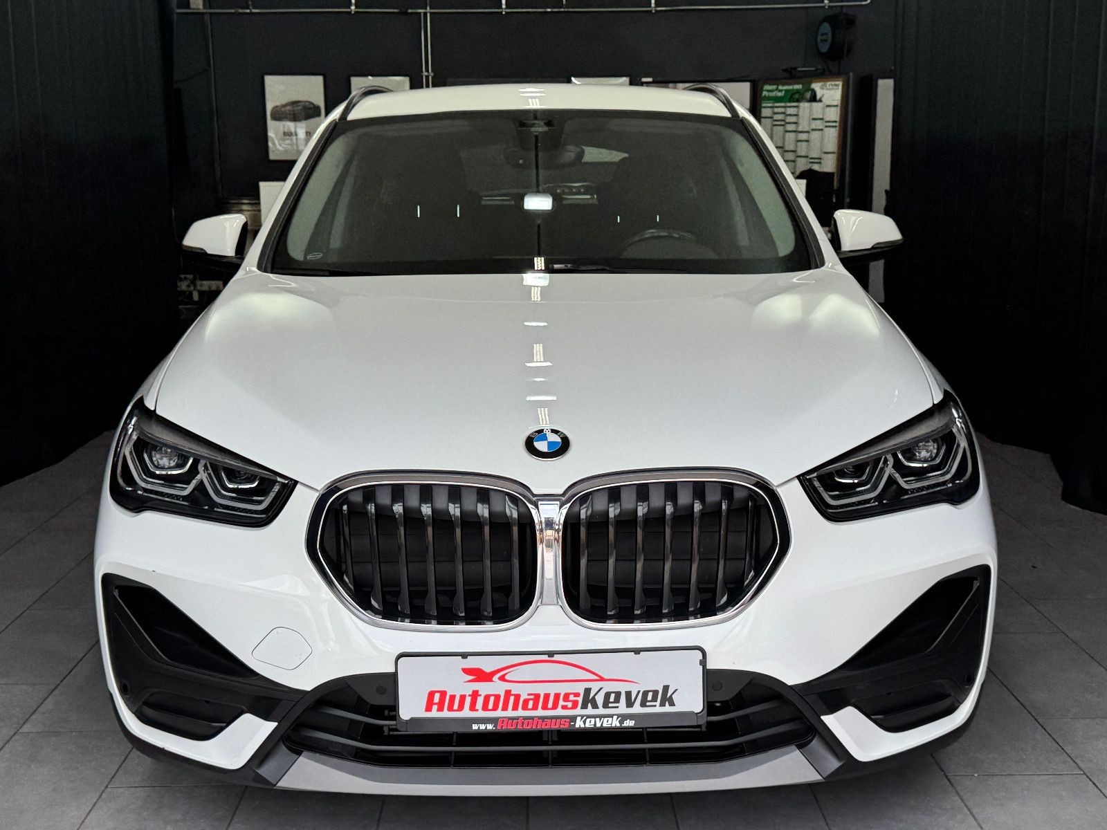 Fahrzeugabbildung BMW X1 xDrive 25e Advantage |AHK|PANO|AUTOMATIK|LED