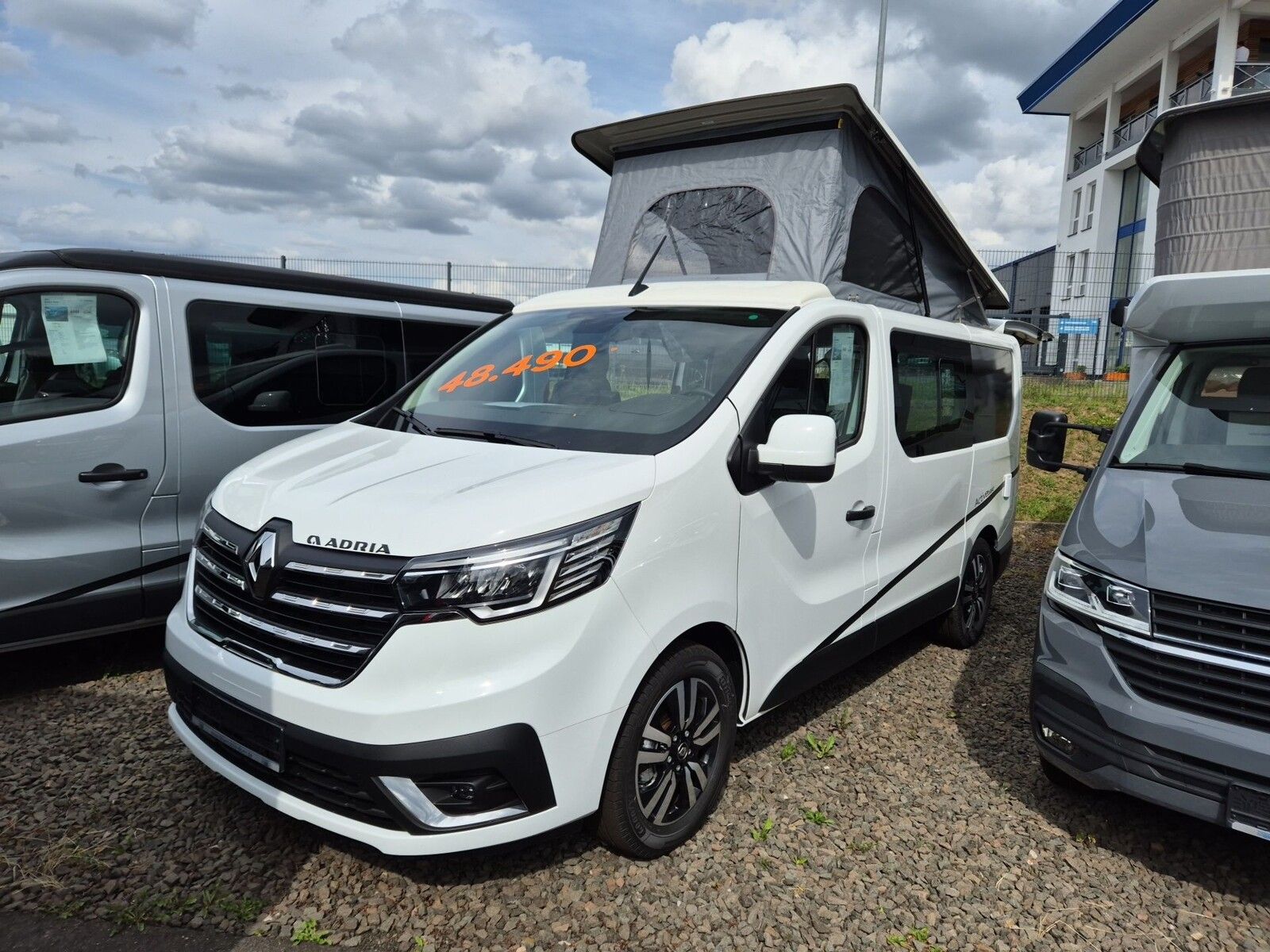 Fahrzeugabbildung Adria Active Base 16502,- EUR Sondernachlass