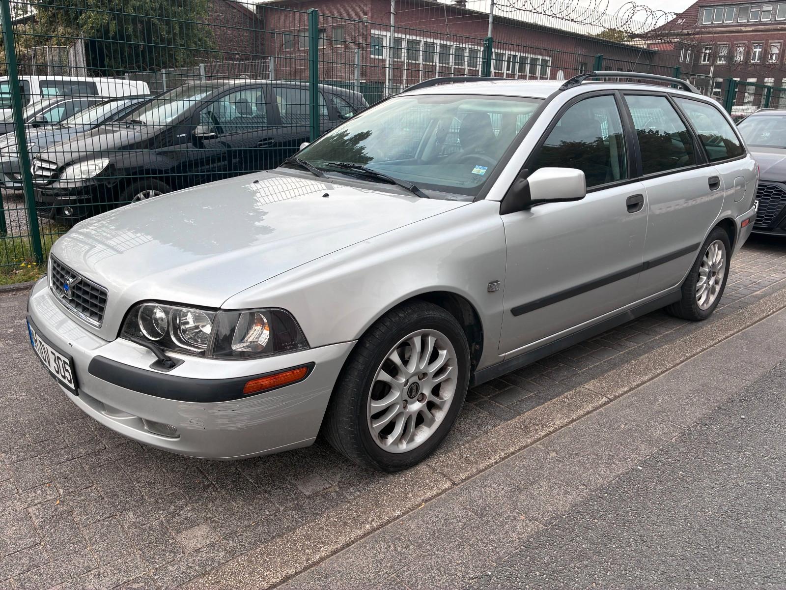 Volvo V40 2004 — photo 6