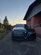 Alfa Romeo Giulia 2.0 Turbo 16V 206kW AT8-Q4 Veloce Veloce - Alfa Romeo Giulia in München