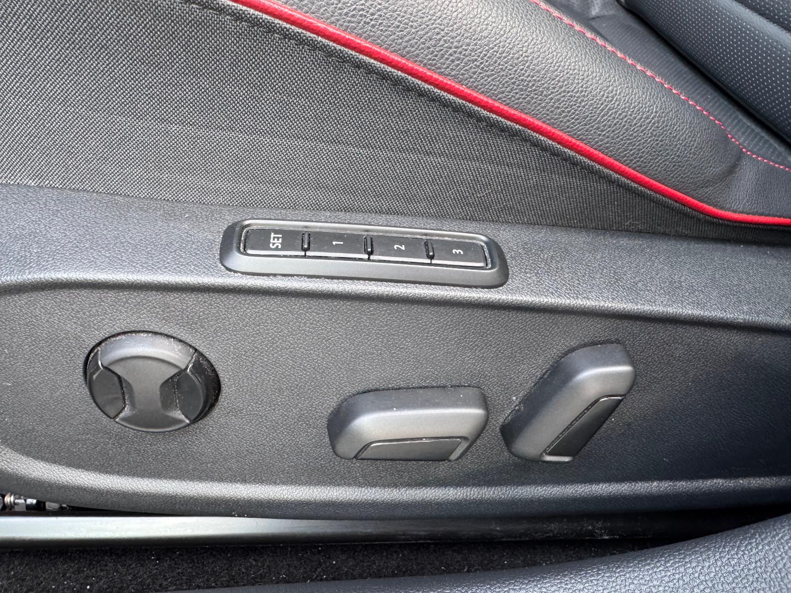Volkswagen Golf VIII GTI 2.0 TSI DSG -Leder-MatrixLED-19"LM, миниатюра 10