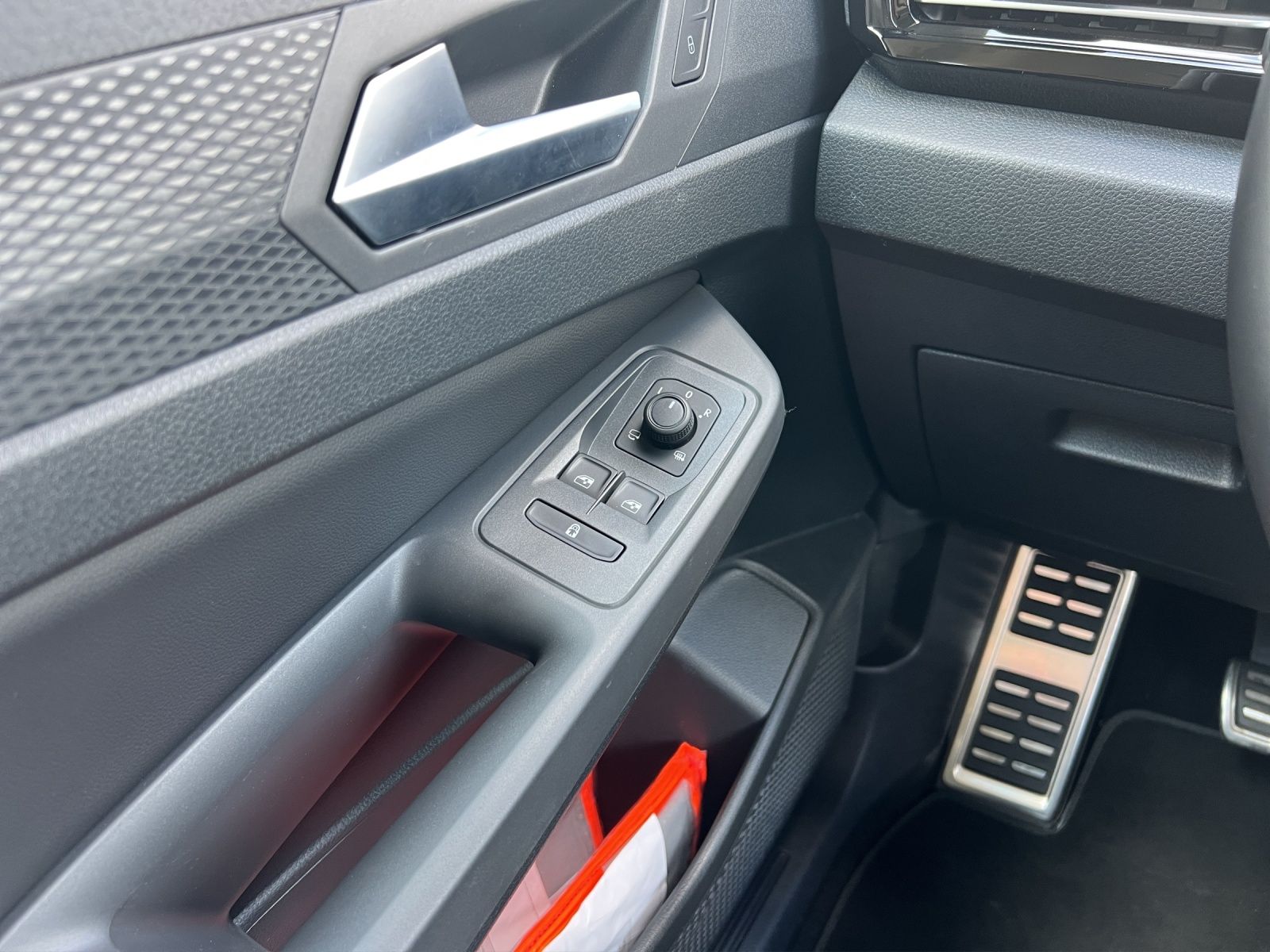 Fahrzeugabbildung Volkswagen Caddy Maxi TSI Style Maxi LED AHK STH NAVI