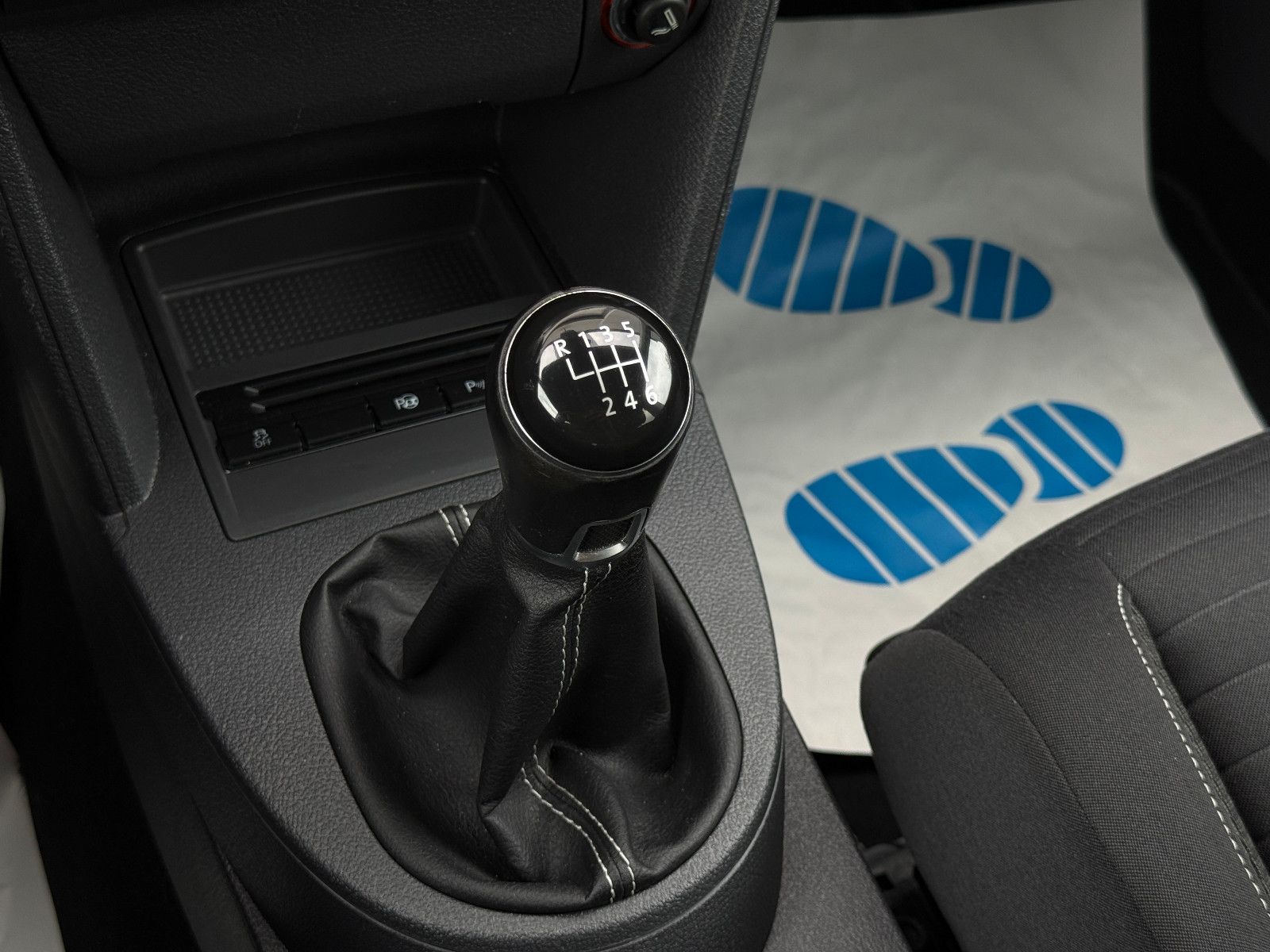 Fahrzeugabbildung Volkswagen Touran Cup 1.2 TSI 7-Sitzer Bi-Xenon GRA SHZ PDC